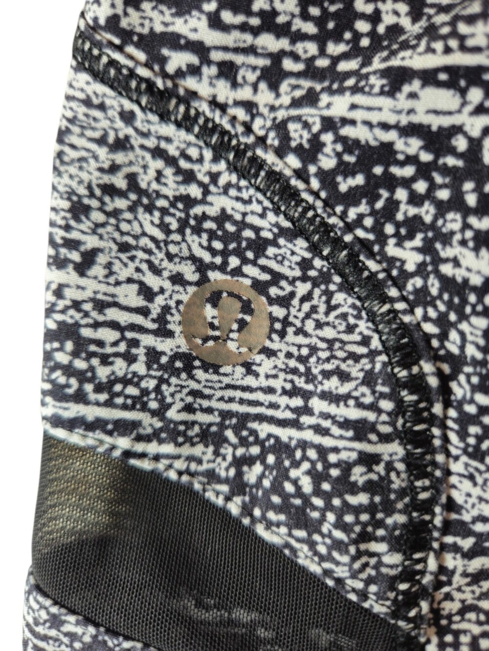 Lululemon Pace Perfect Short 3” Air Time White Black Black Size 4 - Picture 8 of 10